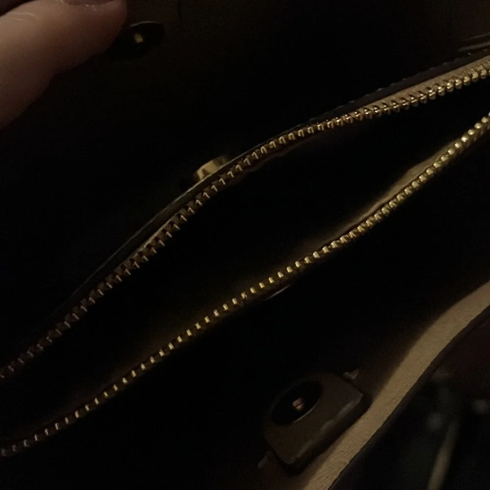 Coach crossbody - Picture 2 of 4